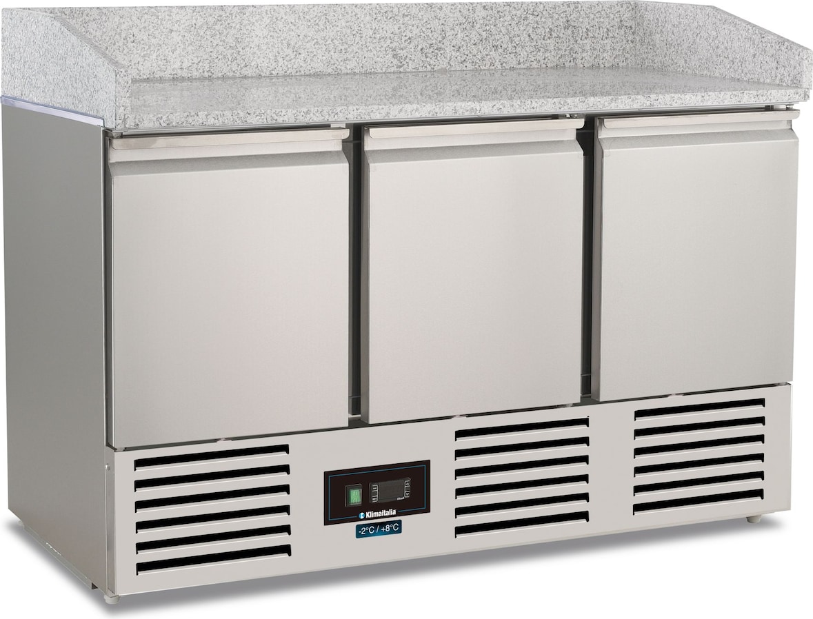 Pizzatheke Saladette aus Edelstahl mit 3 Türen und Granitplatte. Temperatur +2°C/+8°C. Automatische Abtauung. Abmessungen BxTxH 140x70x101 cm. SF903PZ