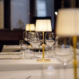 thumbnail of Lámpara de mesa LED Poldina Classic Zafferano, recargable y con regulador táctil - Diseño elegante, inalámbrica, color blanco