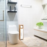 thumbnail of Relaxdays Toilettenpapierhalter stehend, Badezimmeregal HBT: 71x18x20 cm, MDF & Bambus, WC Papier Schrank, braun/weiß