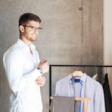 thumbnail of Relaxdays Herrendiener Holz, stummer Diener für faltenfreie Anzüge, Walnuss Kleiderständer HxBxT 102 x 47 x 50 cm, natur