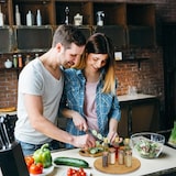 thumbnail of Relaxdays Drehteller, rund, 360° drehend, zum Servieren, Gewürze, Öl, Marmelade, Käse, Ø 32 cm, Bambus Drehplatte, natur