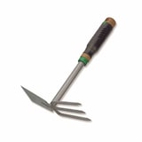 thumbnail of Kleinhäckchen 486, mit 3 Zinken, aus Stahl pulverbeschichtet, Arbeitsbreite: 7 cm, L 30 cm, mit Stiel aus Stahl gerade, Griffmaterial: Eichenholz