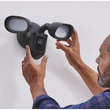 thumbnail of Ring Floodlight Cam Wired Pro IP-Sicherheitskamera Draußen Decke/Wand