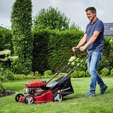 thumbnail of Einhell Benzin Rasenmäher GC-PM 40/2 mit Schnittbreite 40 cm, empfohlen bis 800 m²