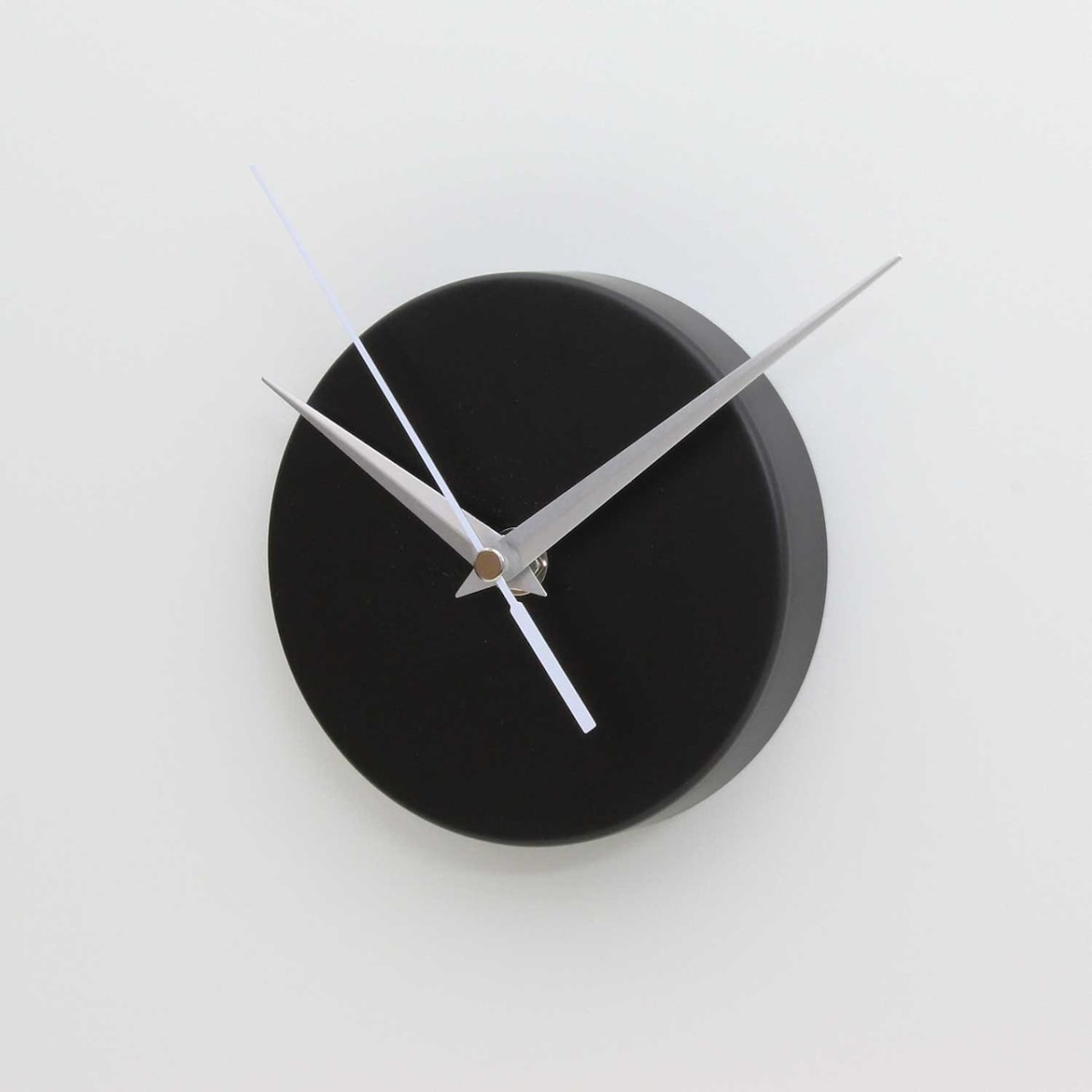 Kronos - Orologio magnetico rotondo / Nero opaco