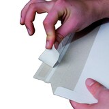 thumbnail of 100x Vollpappe-Versandtasche 237x342mm stabile Vollpappe Selbstklebeverschluss A4+ weiß