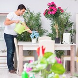 thumbnail of Relaxdays Drucksprüher, 5 l, verstellbare Düse, Bewässerung & Pflanzenschutz, Tragegurt, Pumpsprühgerät Garten, weiß