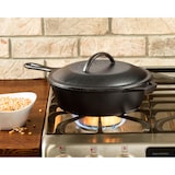 thumbnail of Lodge | Cocotte 3L et poêle 26cm 2en1 en fonte | Sain et sans PFAS | Tous feux dont induction, four & BBQ | Made in USA