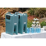 thumbnail of CAMBRO - UC500-401 - Contenedor isotérmico para líquidos (18L) Serie Ultra Camtainer - (42,5 x 30 x 68 cm) - Azul pizarra