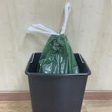 thumbnail of Alfapac - Vuilniszakken 30L 55x60cm met zelfsluitende 20 stuks (100% gerecycleerde materialen)