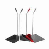 thumbnail of Medial International paletta alza immondizia con manico in metallo verniciato 350x250x760 mm venduta in confezione da 12 pezzi di colore rosso