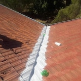 thumbnail of Tinta selante impermeável para todos os terrenos (4 kg - branca) - Adere a todos os tipos de superfícies, mesmo as molhadas. Repara fissuras