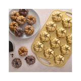 thumbnail of Nordic ware 75th anniversary mini tortiera 12 impronte da cm 8,9 in corda intrecciata, alluminio pressofuso qualità extra