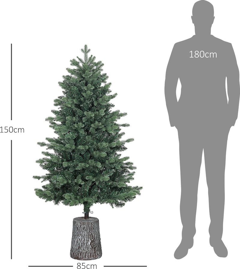 Un albero di Natale artificiale con un uomo.