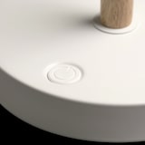 thumbnail of Lampe de bureau Vicky, à LED, coloris blanc/hêtre