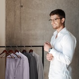 thumbnail of Relaxdays Anzug Kleiderbügel, 5er Set, breite Schulter, 360° drehbarer Haken, mit Hosenstange, Holzkleiderbügel, braun