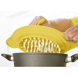 thumbnail of Spätzlewunder mit Patenschaber und Teigkarten Gelb