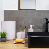 thumbnail of Badezimmer Zubehör Set aus Bambus Kunststoff in Weiß - 6 teiliges Set Zahnputzbecher Seifenschale Seifenspender Toilettenbürste Halterung Mülleimer