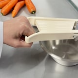 thumbnail of Benriner - Hobel Typ Mandoline, japanisch -  kleines Modell 65 mm -  Premium- Reihe -  64JB