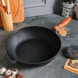 thumbnail of Bratpfanne aus Gusseisen – ø 24 x 6 cm – Gusseisenpfanne für alle Wärmequellen – Holzgriff – PFAS-frei – Schwarz