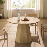 thumbnail of Esstisch rund MDF Eichenfarbe 120x120 cm für 4-6 Personen