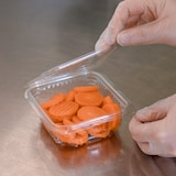 thumbnail of Barquettes avec couvercle attenant en PET 250 mL par 50