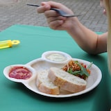 thumbnail of greenbox Palmware®-Bärchen-Teller Ø 22 cm, rund, 144 St.