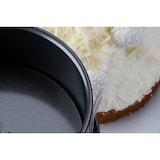 thumbnail of Moule à manqué à charnière 18 cm Dr.Oetker Tradition