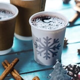 thumbnail of BIOZOYG 1000 Stück Heißgetränke-Trinkbecher 200ml / 8ozPappe Winterliche Bedruckung, Einwegbecher Glühweinbecher Pappbecher, biologisch abbaubar