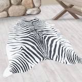 thumbnail of Teppich Wohnzimmer Tigerfell Imitat Pflegeleicht Waschbar Strapazierfähig Esszimmer OEKO-TEX Schwarz 100x135 cm – GASTEIN von Kadima Design