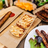 thumbnail of BIOZOYG 2000 Stück Einwegteller Wurstpappe 8x18+3cm, Pappteller rechteckig mit Abriss, weiß, Pappteller Bratwurstschale Pappgeschirr, nachhaltig