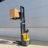 thumbnail of Apilador Eléctrico 1500kg a 3000mm 24V/105Ah