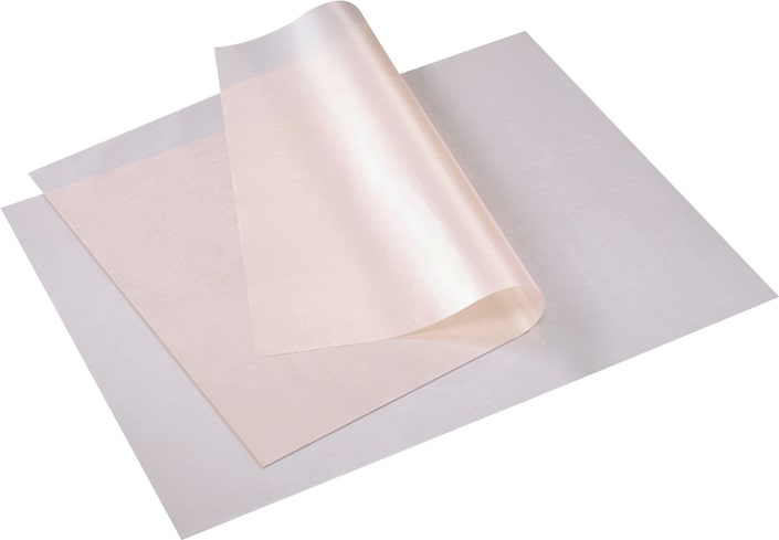 Backpapier auf einem Blech.