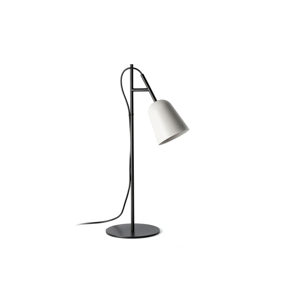 studio, tischlampe aus schwarzem metall mit weißem lampenschirm, faro barcelona