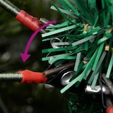 Ein rotes Klebeband verbindet zwei Kabel.