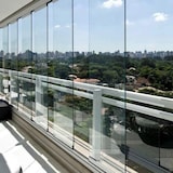 thumbnail of Hidrovidro (50ml) - Hidrorrepelente para superfícies de vidro e cristal que repele a água e a sujidade, facilitando a limpeza