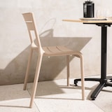 thumbnail of Lot de 4 chaises de terrasse en plastique beige