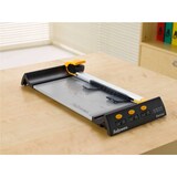 thumbnail of Fellowes Cisalha Electron A4, corta documentos até A4, capacidade de corte até 10 folhas, guia LED indica a linha de corte, base metálica