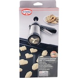 thumbnail of Presse-biscuit et 12 disques de motifs Dr.Oetker Baker Edition