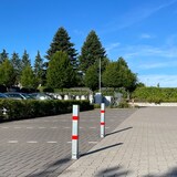 thumbnail of 2x Absperrpfosten eckig Parkplatzsperre Sperrpfosten klappbar Standfuß
