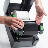 thumbnail of Impresora de etiquetas de sobremesa con tecnología de transferencia térmica TD-4420TN