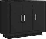 Ein schwarzer dreitüriger Schrank.