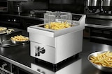 thumbnail of METRO PROFESSIONAL Freidora de inducción GIDF1008, acero inoxidable, 48.5 x 29 x 40.5 cm, 8 L, 3500 W, con grifo de vaciado, plata
