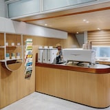 thumbnail of Présentoir métallique mural 9 cases A4 blanc