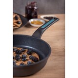 thumbnail of Arcos Serie Thera | Sarten Antiadherente 26 cm | Aluminio Fundido | Apta cualquier cocina | Mango Ergonómico Plástico y Silicona | Color Negro y Azul