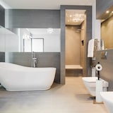 thumbnail of Relaxdays Toilettenpapierhalter stehend, Bambus, mit Ersatzrollenhalter, 5 Rollen, HxBxT: 71x19x19 cm, schwarz-natur