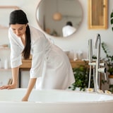 thumbnail of Relaxdays Badezimmerschrank, Hängeschrank mit Einlegeboden, HxBxT: 60x34,5x21 cm, Wandschrank, Bambus & MDF, natur/weiß