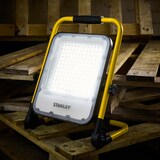 thumbnail of STANLEY 4500-lumen slanke oplaadbare werklamp. IP65.