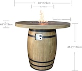 Uma mesa redonda com base de barril.