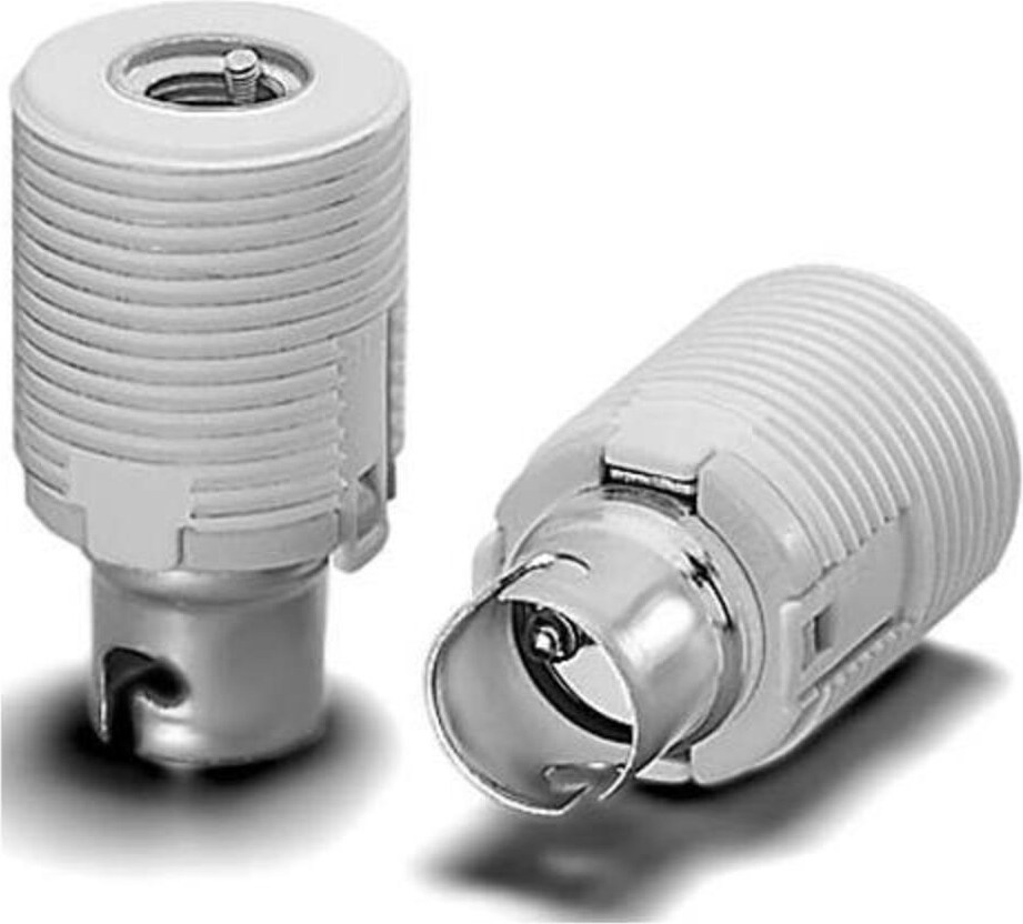 Zwei weiße Bajonettadapter für Lampen.